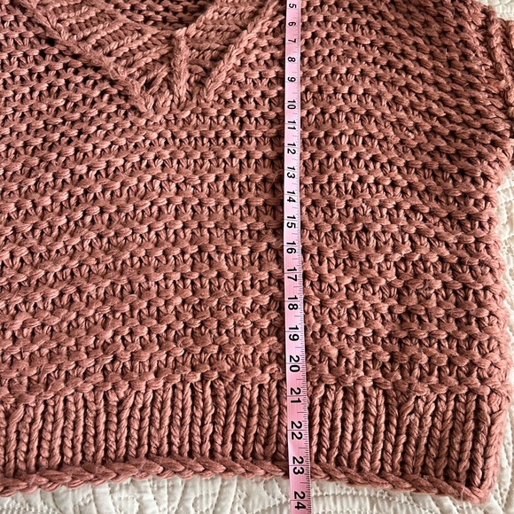 EUC Oversized Pink Fashion Nova Bubble Crocheted Sweater - Picture 5 of 9